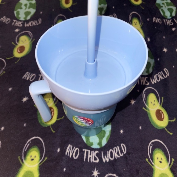 Blue Color Changing Stadium Cup 32 oz - Picture 2 of 5